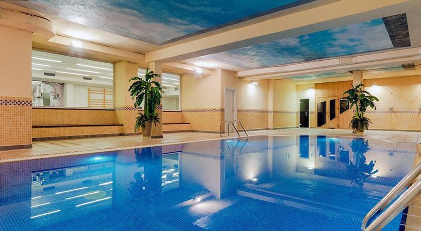 7 hoteles con piscina cubierta en la